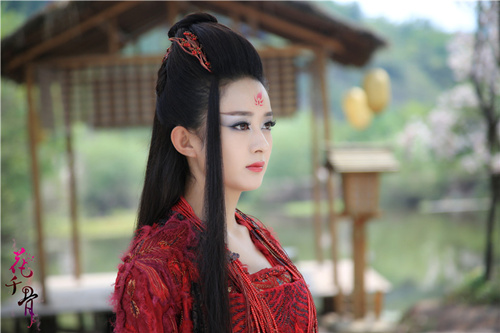 赵丽颖红装诱人
